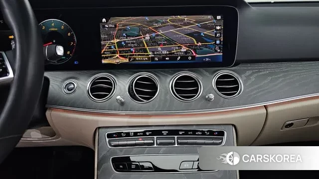 Mercedes-Benz E-Class W213 2023 Черный из Кореи, фото 4