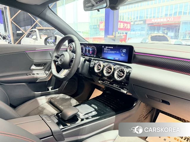Mercedes-Benz Class A 2023 Белый из Китая, фото 4