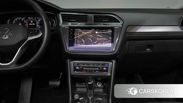 Volkswagen Tiguan Allspace 2023 Черный из Кореи, фото 4
