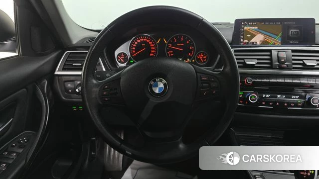 BMW 3 Series (F30) 2018 Белый из Кореи, фото 4