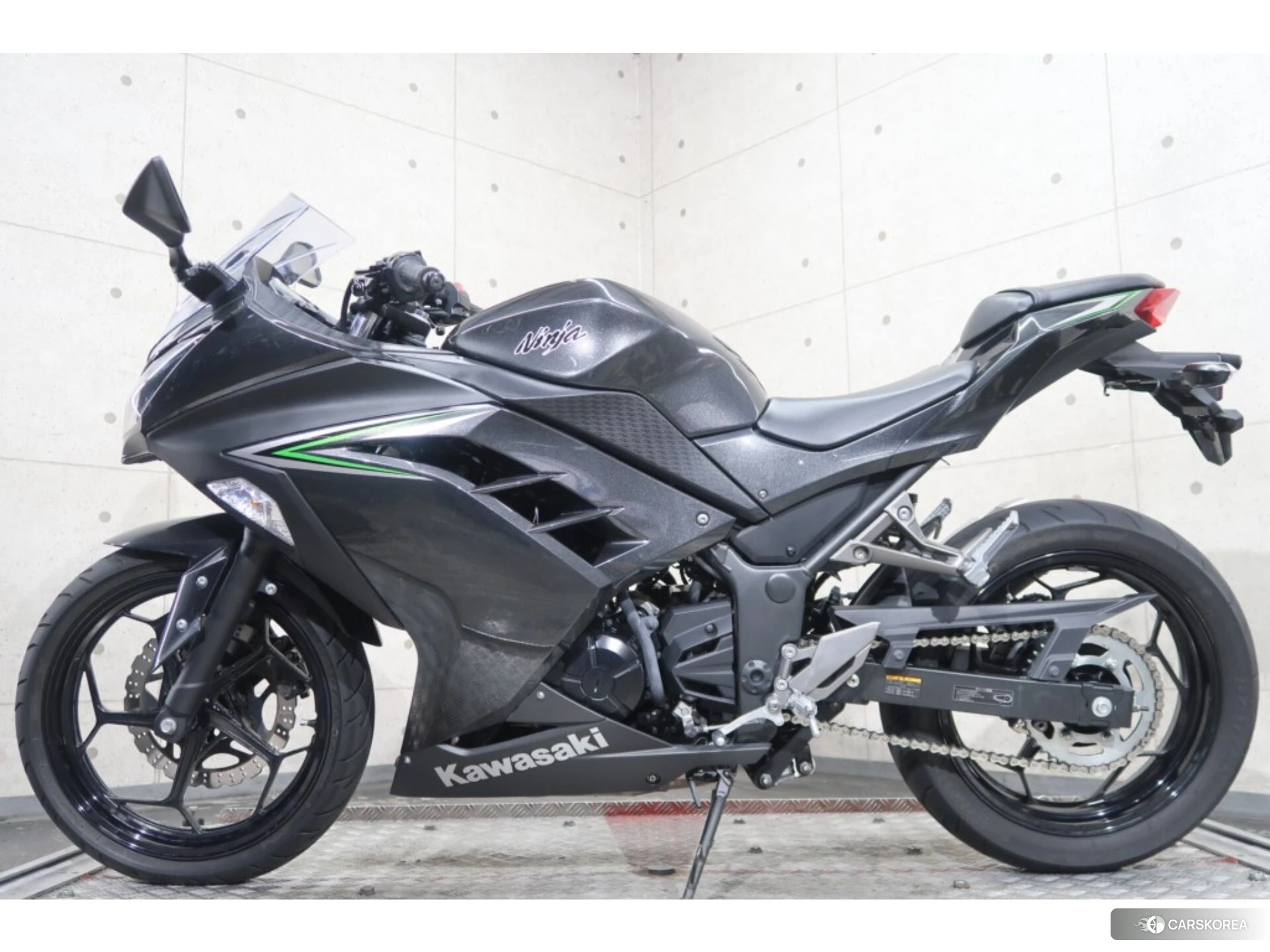 Проданный Kawasaki NINJA 250 2016 из Японии