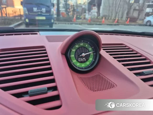 Porsche 911(992) 2021 Серебристо-серый из Кореи, фото 4