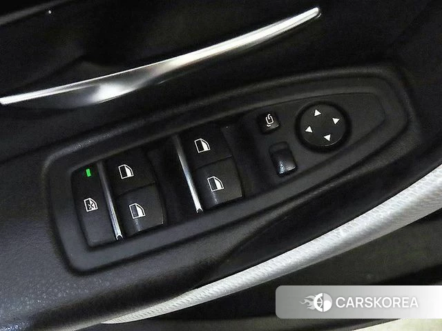 BMW 3 Series (F30) 2018 Белый из Кореи, фото 4