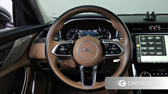 Jaguar XF (X260) 2022 Черный из Кореи, фото 4