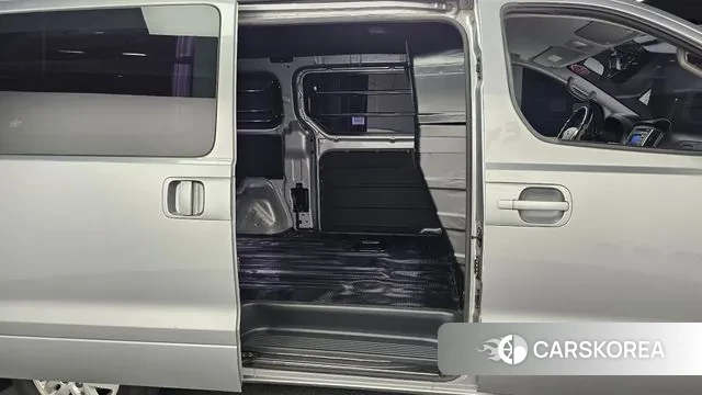 Hyundai The New Grand Starex 2019 Серебристо-серый из Кореи, фото 4