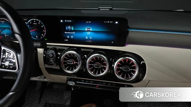 Mercedes-Benz A-Class W177 2022 Белый из Кореи, фото 4
