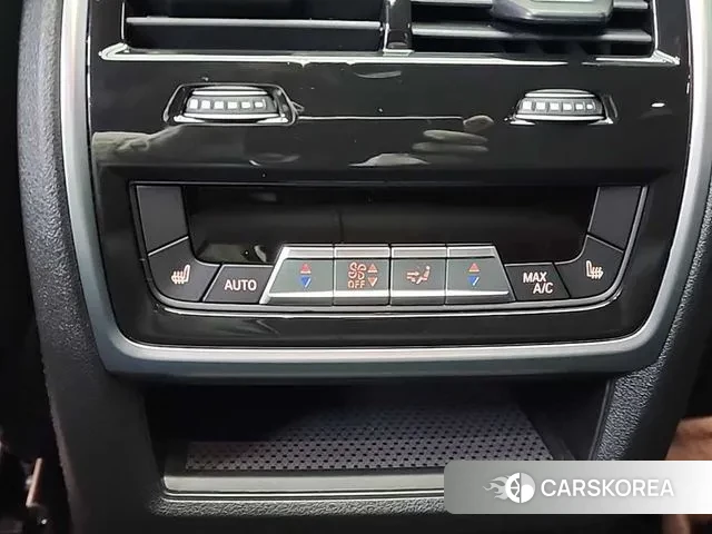 BMW X6 (G06) 2025 Черный из Кореи, фото 4