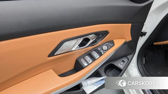 BMW 3 Series (G20) 2023 Белый из Кореи, фото 4