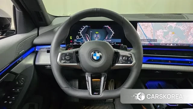 BMW 5 Series (G60) 2025 Черный из Кореи, фото 4