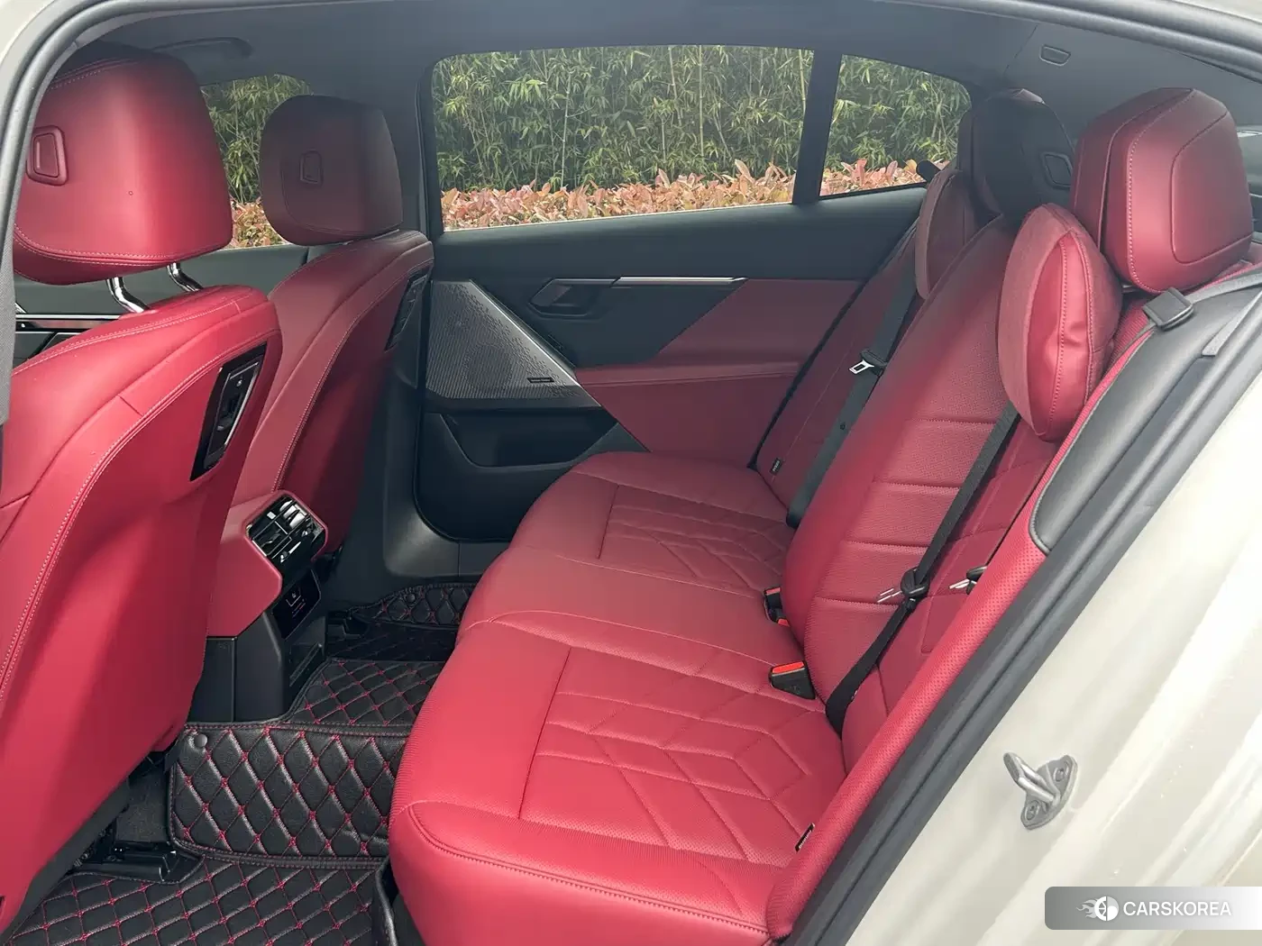 BMW 5 series 2025 Белый из Китая, фото 4