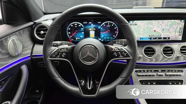 Mercedes-Benz E-Class W213 2022 Белый из Кореи, фото 4
