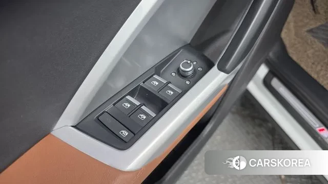 Audi Q3 (F3) 2022 Белый из Кореи, фото 4