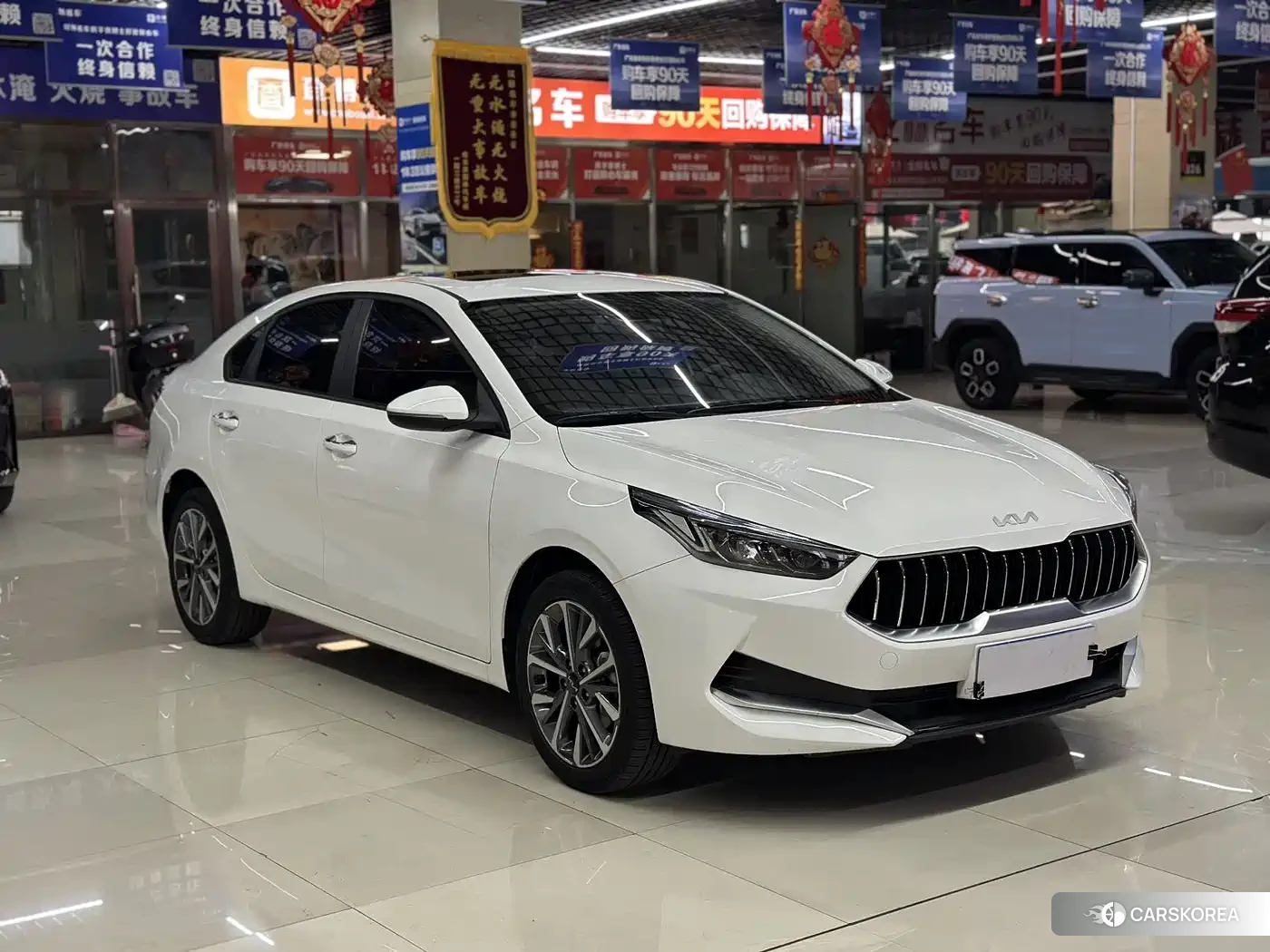 Kia K3 2022 Белый из Китая, фото 4