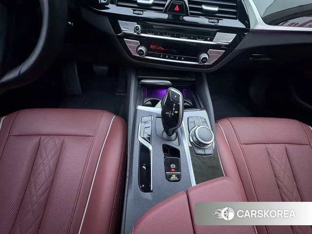 BMW 5 series 2022 Черный из Китая, фото 4