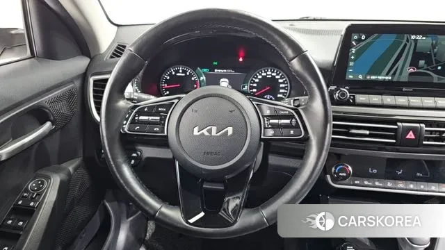 Kia Seltos 2022 Белый из Кореи, фото 4