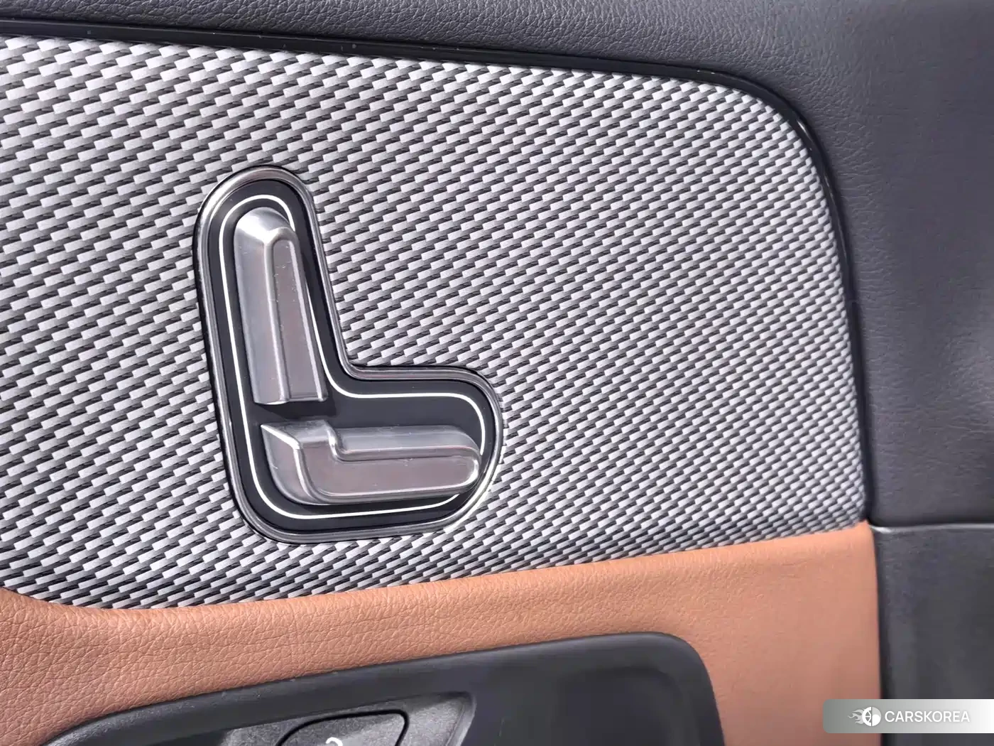 Mercedes-Benz GLB 2024 Silver/gray из Китая, фото 4