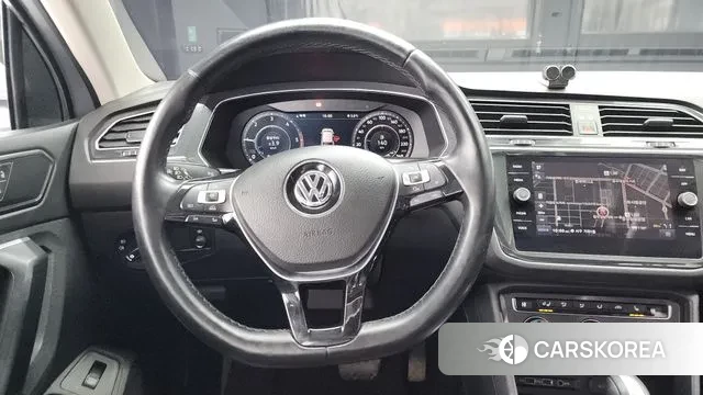 Volkswagen Tiguan second Generation 2018 Серебряный из Кореи, фото 4
