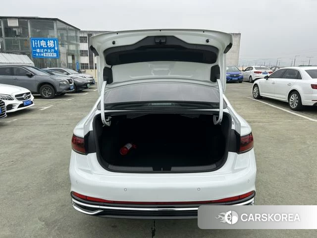 Volkswagen Sagitar 2024 Белый из Китая, фото 4