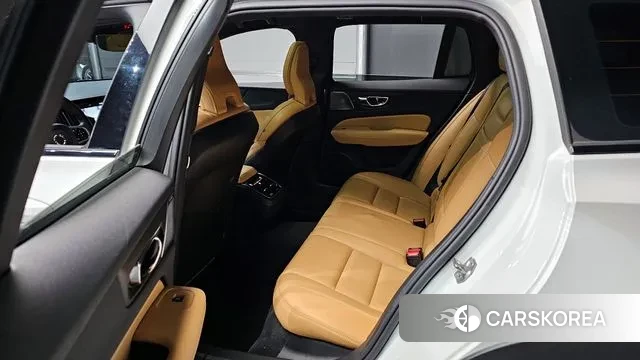 Volvo V60 Cross-Country 2nd Generation 2019 Белый из Кореи, фото 4