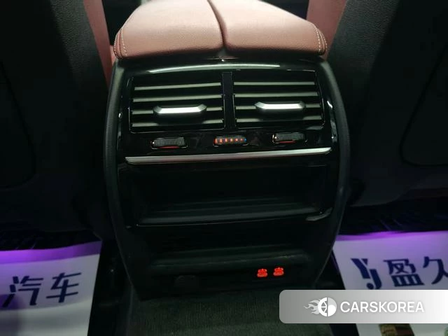 BMW 5 series 2022 Черный из Китая, фото 4
