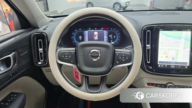 Volvo XC40 2024 Белый из Кореи, фото 4