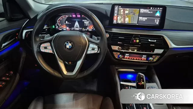 BMW 5 Series (G30) 2023 Белый из Кореи, фото 4