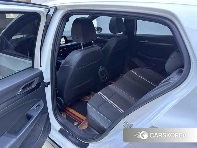 Volkswagen Golf 2023 Белый из Китая, фото 4