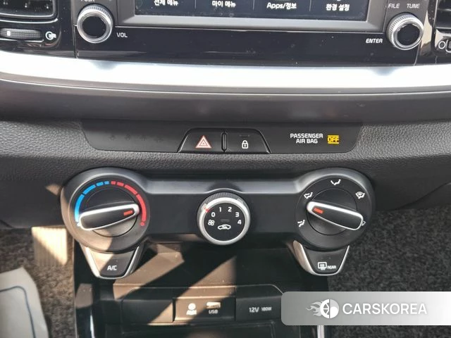 Kia Stonic 2019 Белый из Кореи, фото 4