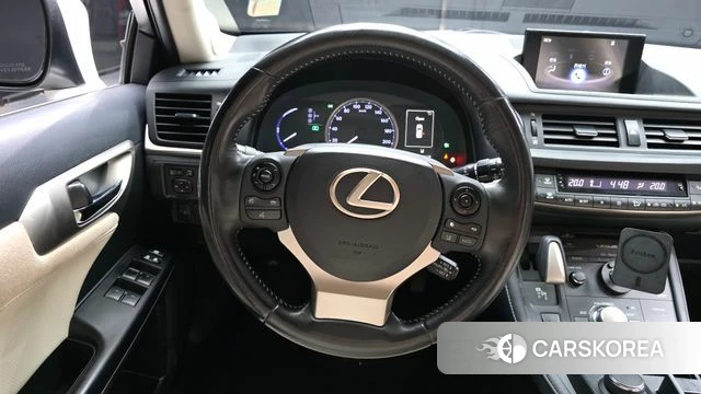 Lexus CT200h 2018 Белый из Кореи, фото 4