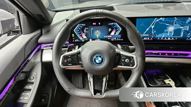 BMW 5 Series (G60) 2025 Серебристо-серый из Кореи, фото 4