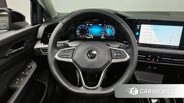Volkswagen Golf 8th Generation 2023 Черный из Кореи, фото 4