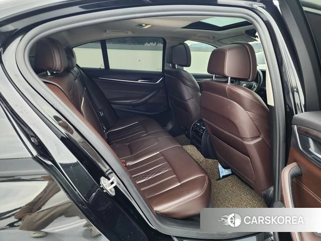 BMW 5 Series (G30) 2018 Черный из Кореи, фото 4