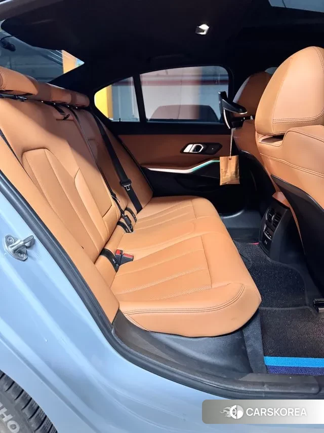 BMW 3 Series (G20) 2023 Небесно-голубой из Кореи, фото 4