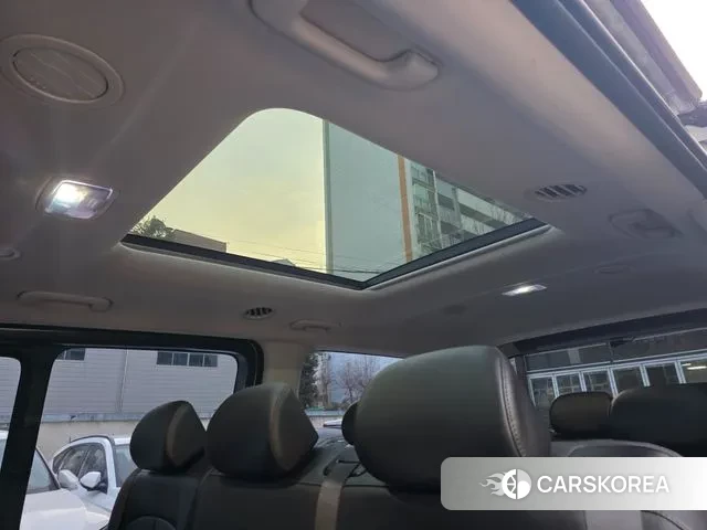 Hyundai Staria 2025 Белый из Кореи, фото 4