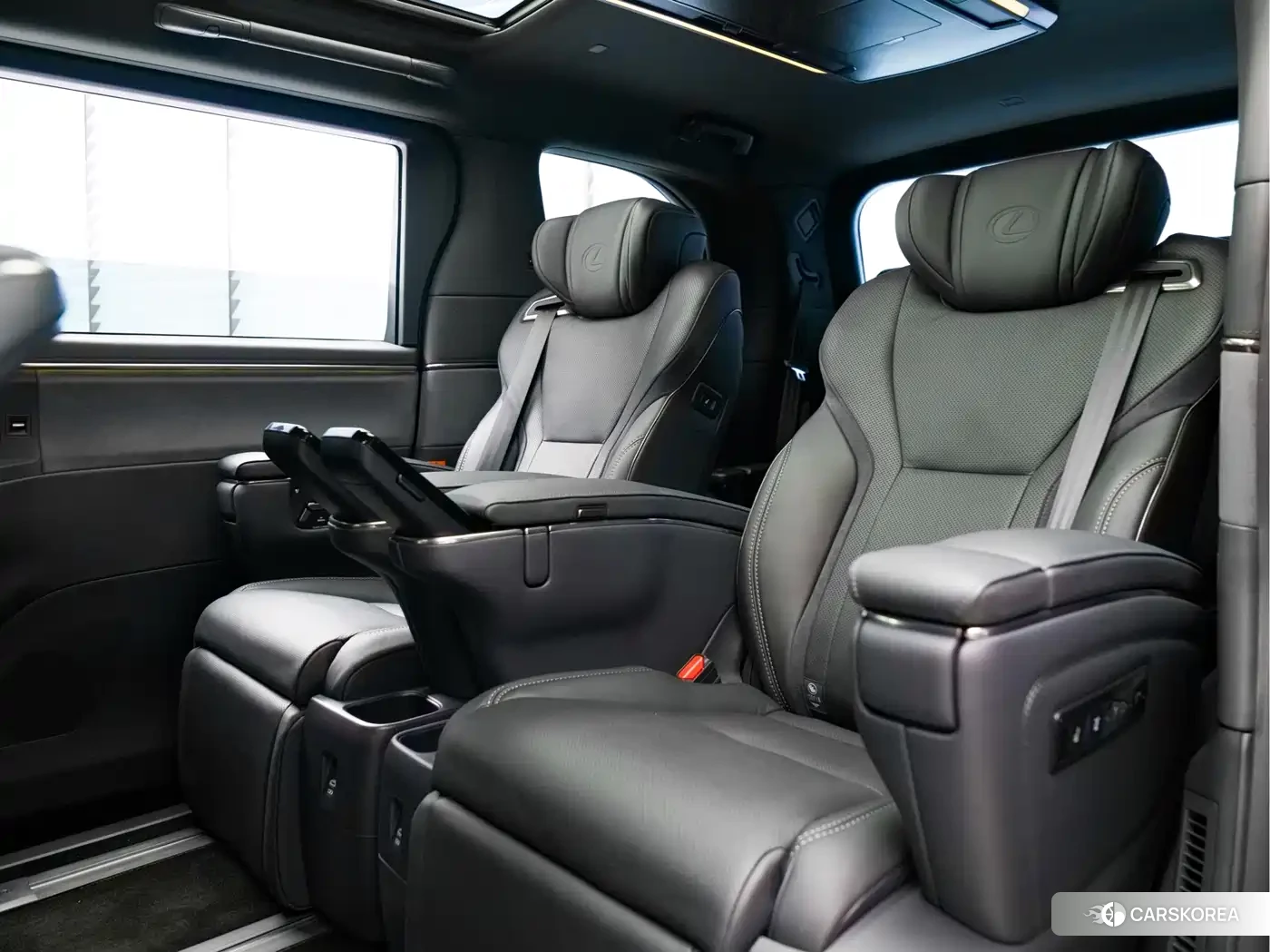 Lexus LM 2026 Черный из Китая, фото 4