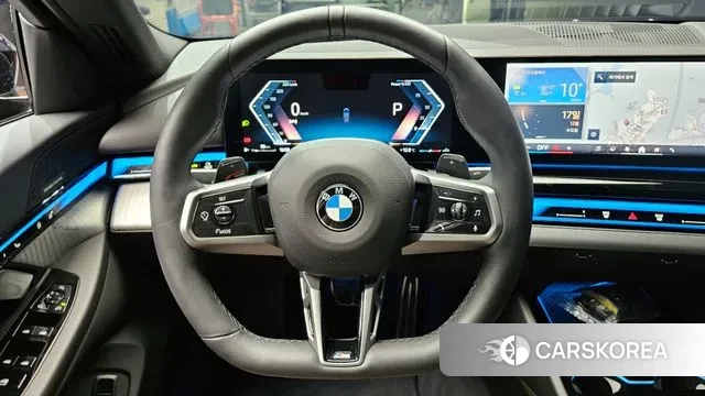 BMW 5 Series (G60) 2025 Черный из Кореи, фото 4