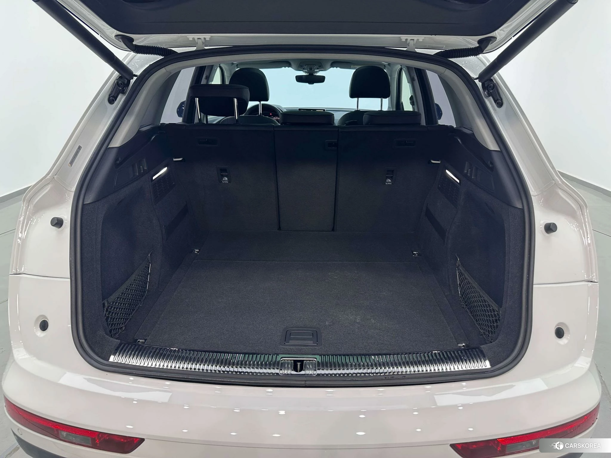 Audi Q5L 2019 Белый из Китая, фото 4