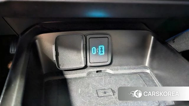 Ford Bronco 6th Generation 2023 Светло-серебряный цвет из Кореи, фото 4