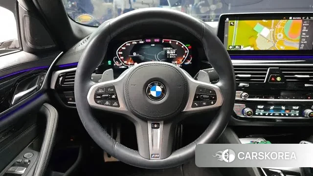 BMW 5 Series (G30) 2023 Белый из Кореи, фото 4