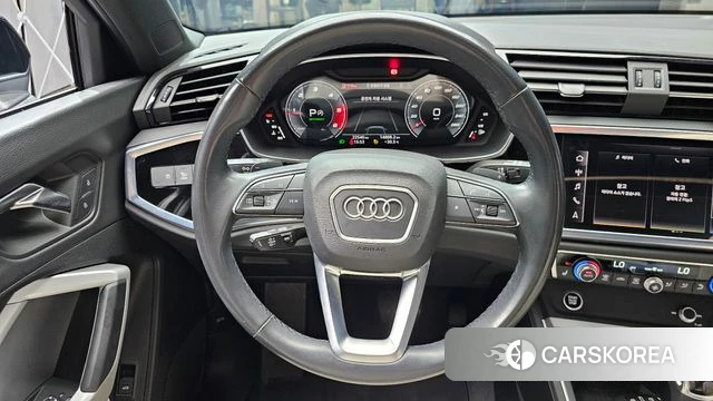 Audi Q3 (F3) 2023 Черный из Кореи, фото 4
