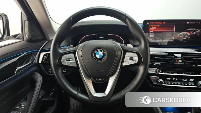 BMW 5 Series (G30) 2021 Белый из Кореи, фото 4