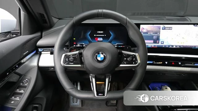 BMW 5 Series (G60) 2024 Серебристо-серый из Кореи, фото 4