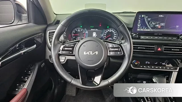 Kia Seltos 2022 Белый двухцветный из Кореи, фото 4