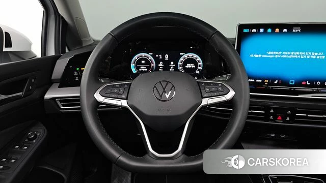 Volkswagen Golf 8th Generation 2026 Белый из Кореи, фото 4