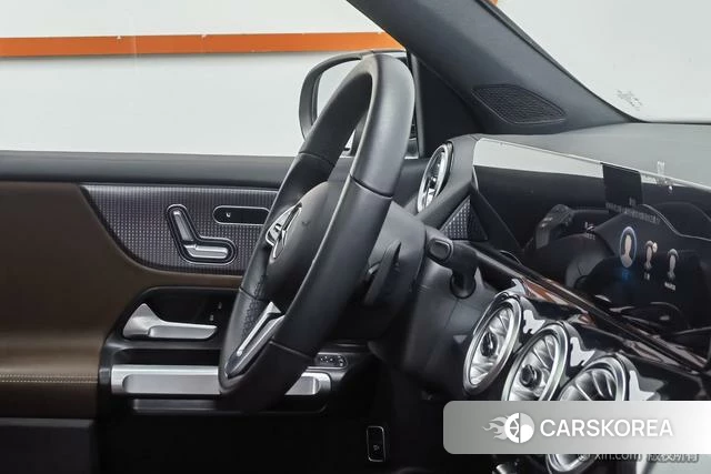 Mercedes-Benz GLB 2023 Черный из Китая, фото 4