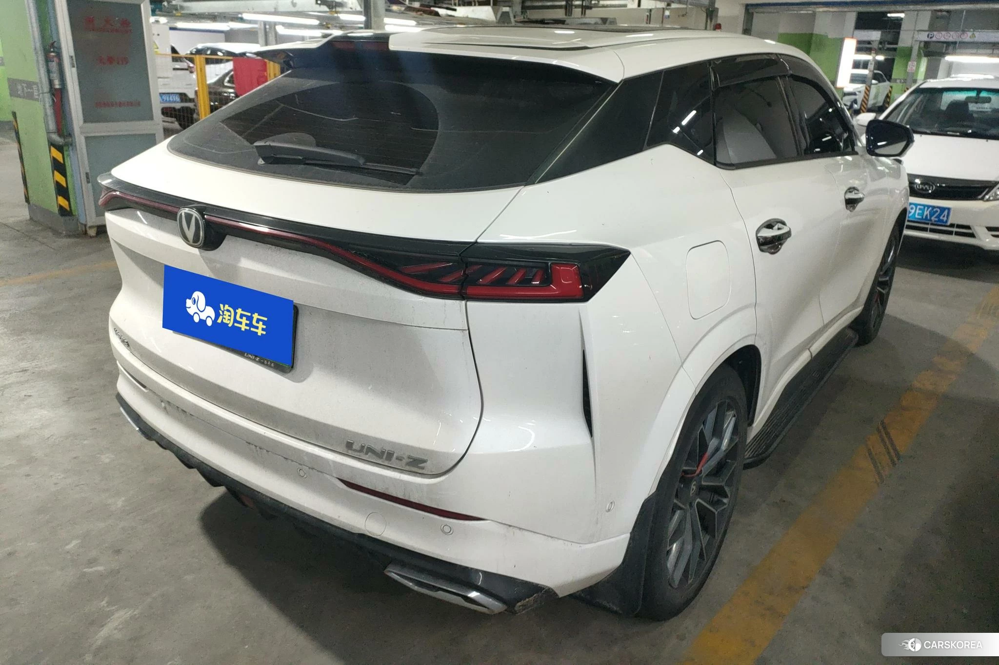 Chang'an UNI-Z PHEV 2024 Белый из Китая, фото 3