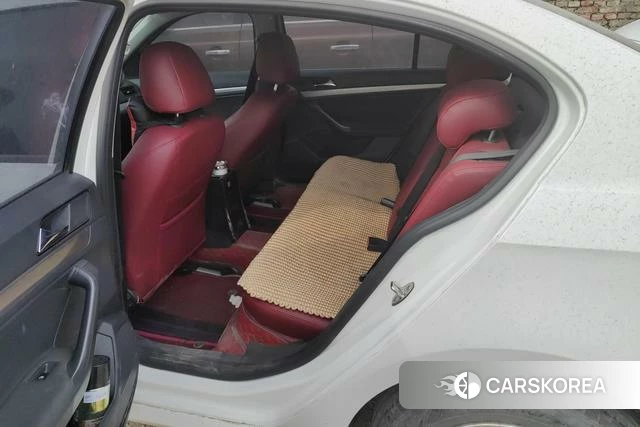 Volkswagen Lavida 2022 Белый из Китая, фото 4