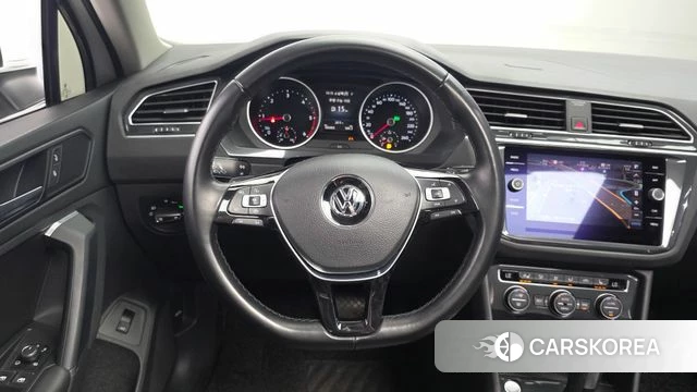 Volkswagen Tiguan second Generation 2020 Белый из Кореи, фото 4