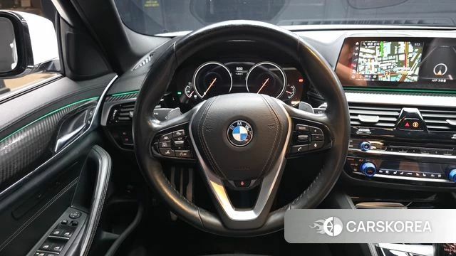 BMW 5 Series (G30) 2018 Белый из Кореи, фото 4