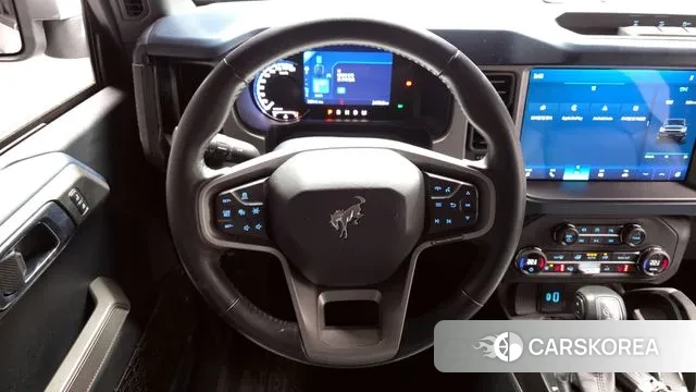 Ford Bronco 6th Generation 2023 Цвет галактики из Кореи, фото 4